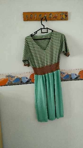 DRESS PANJANG GARIS GARIS