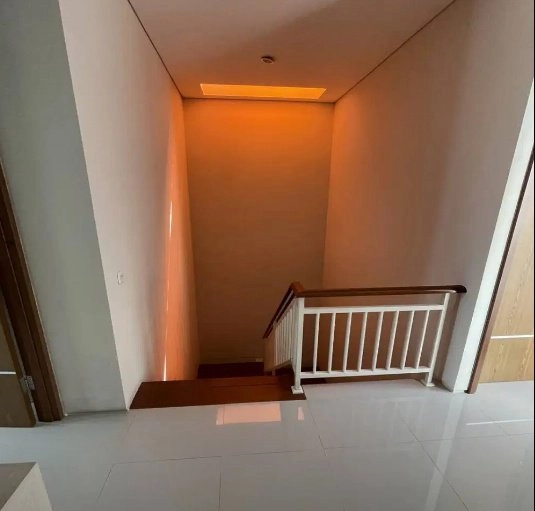 Jual rumah full furnished di cintraland Denpasar 