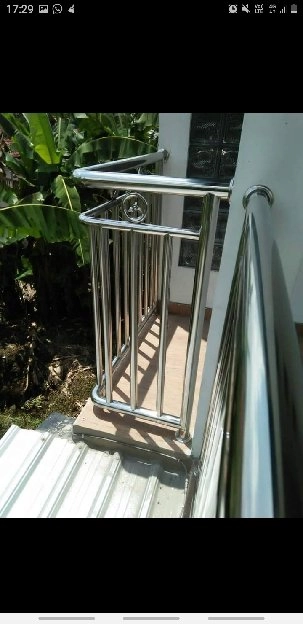 Balkon pagar lantai atas