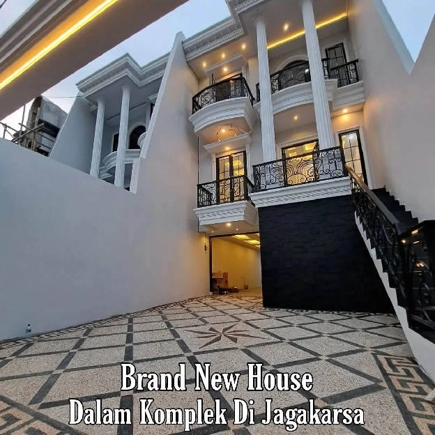 BRAND NEW HOUSE DESIGN CLASSIC DI DALAM KOMPLEK ELIT / KOMPLEK DPR JAGAKARSA JAKARTA SELATAN