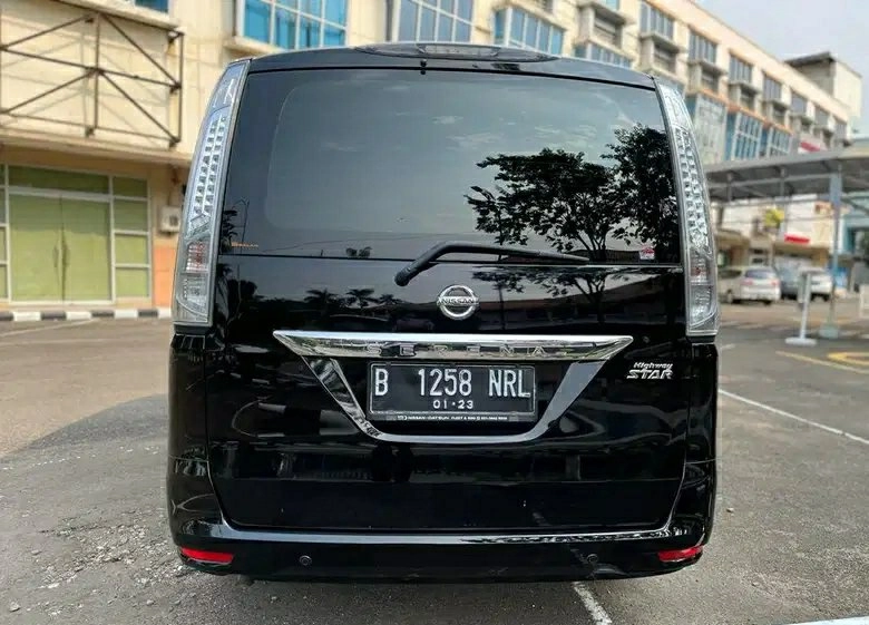 nissan serena 2.0X At bensin 2017