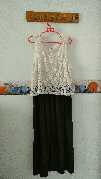 DRESS TANPA LENGAN