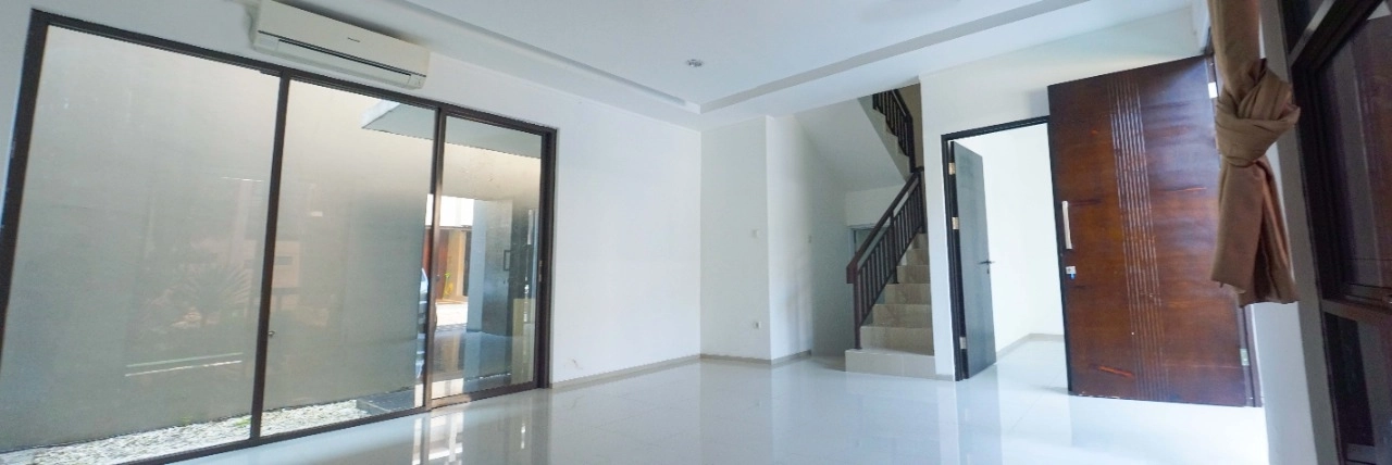 Rumah Minimalis 2 Lantai Dalam Cluster Lokasi Pinggir Jalan Raya Sukahati Cibinong Bogor