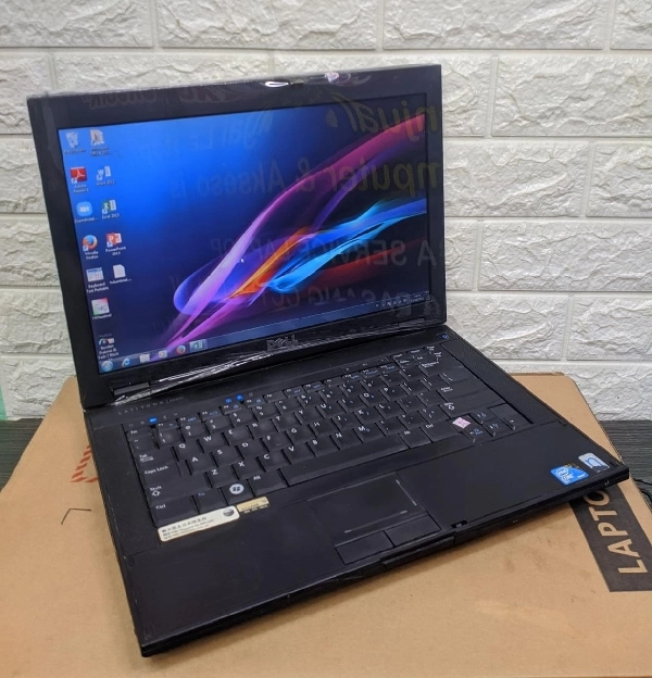 Laptop Dell Latitude 5400 C2D Laptop bergaransi mulus nominus 
