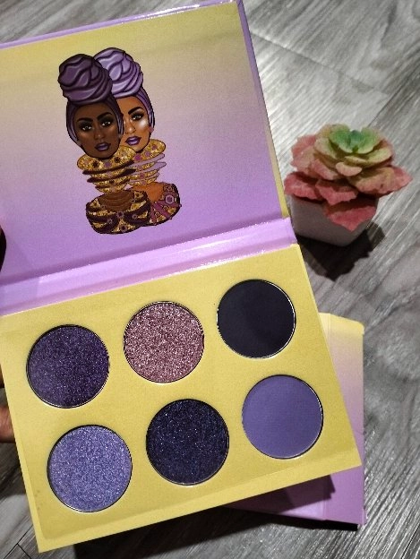 JUVIA'S PLACE THE VIOLETS EYESHADOW PALETTE