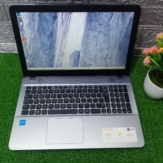 Laptop Asus VivoBook Max