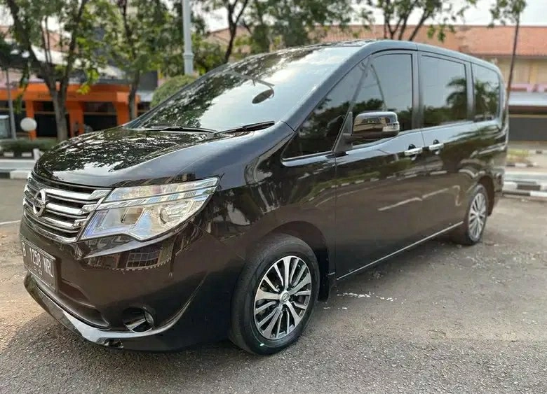 nissan serena 2.0X At bensin 2017