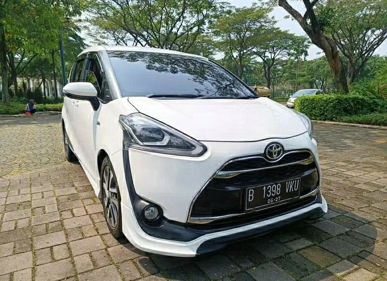 toyota sienta 1.5Q At bensin