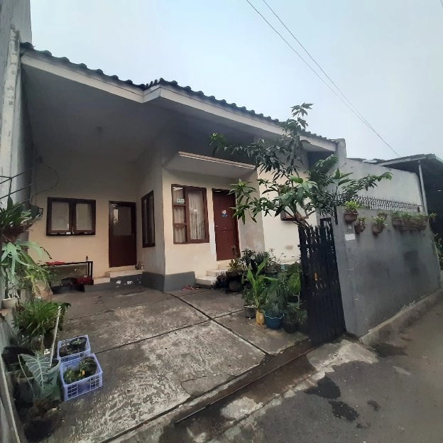 Rumah strategis daerah cirendeu