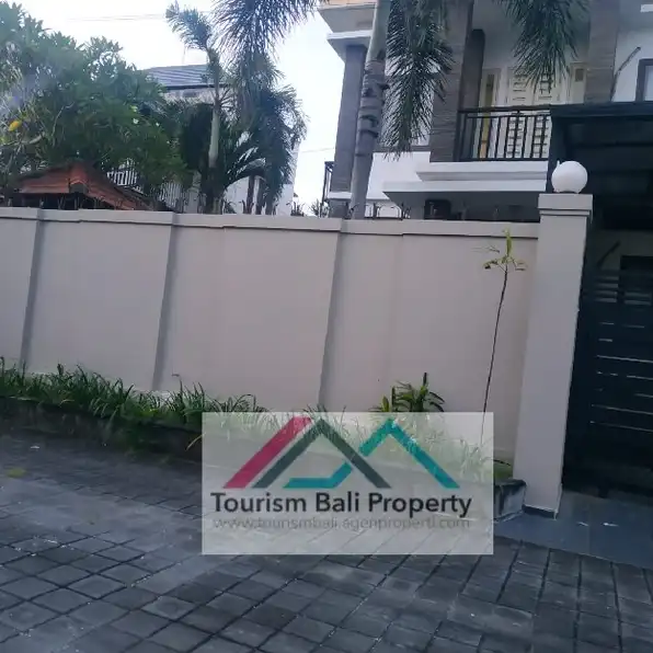 MURAH/ rumah modern minimalis di kawasan Renon Denpasar Bali 