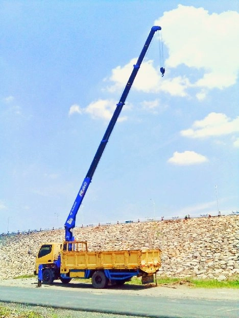 sewa crane TMC truck crane foco crane harga flexible 