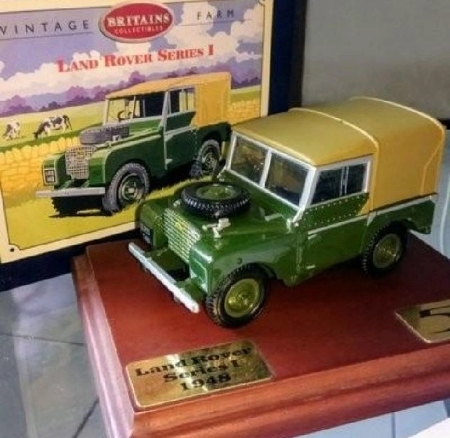 Miniatur/ Diecast Land rover Series 1 Britains 80735 Soft Top 50th, Anniversary Model