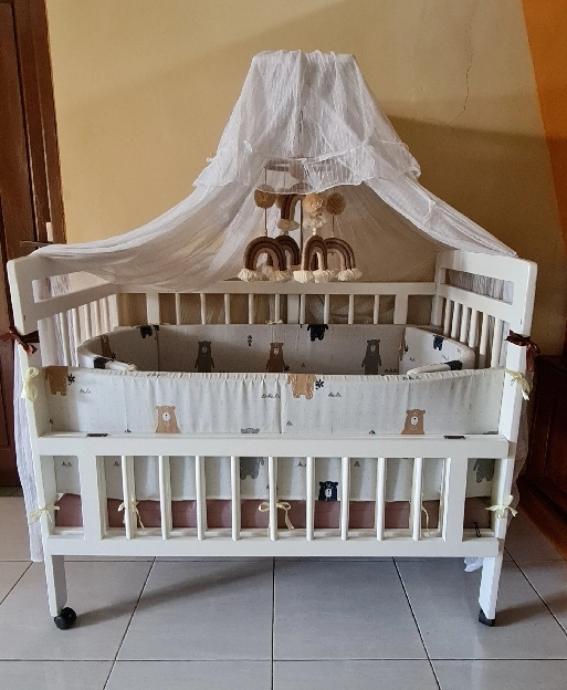 DIJUAL BOX BAYI KAYU INC MATRAS PLUS SPREI, KELAMBU DAN BUMPER BOX (TIDAK TERMASUK GANTUNGAN)