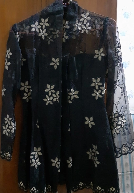 Kebaya anggun