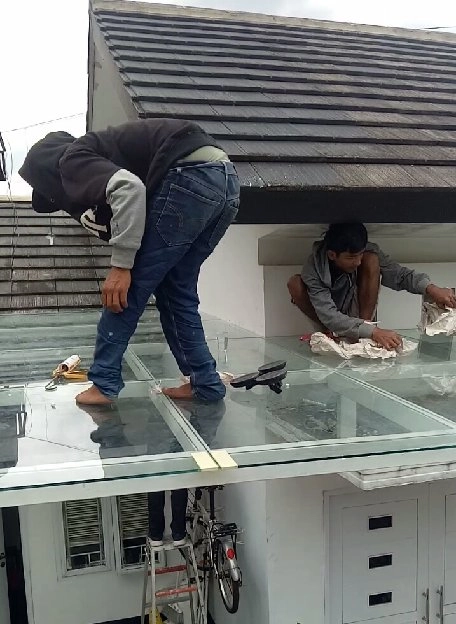 kanopi atap solar plat 