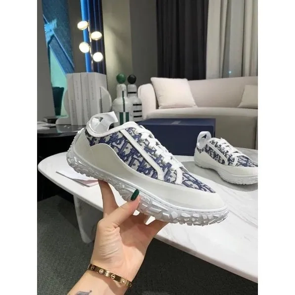 Sepatu sneakers unisex dior