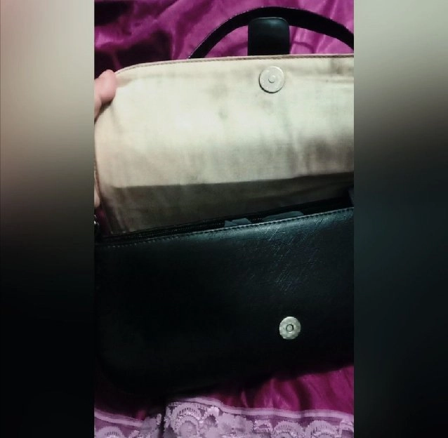 tas bahu oume iren hitam