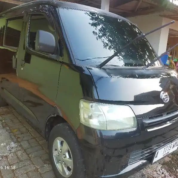 Daihatsu Grandmax Minibus