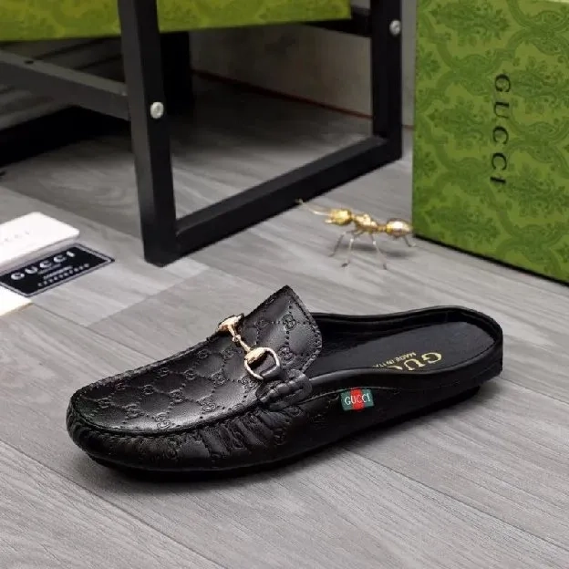 Sepatu sandal selop pria gucci