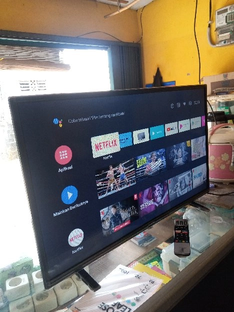 Televisi Coocaa 32 inchi smart android digital fullset 