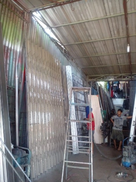 081310150492 jasa bongkar pasang folding door panggilan Bojong kokosan Parung kuda Sundawenang 