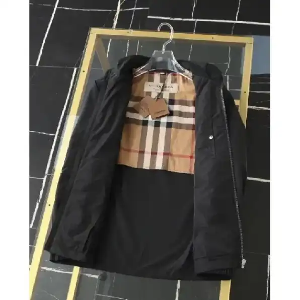 jaket zipper pria burberry