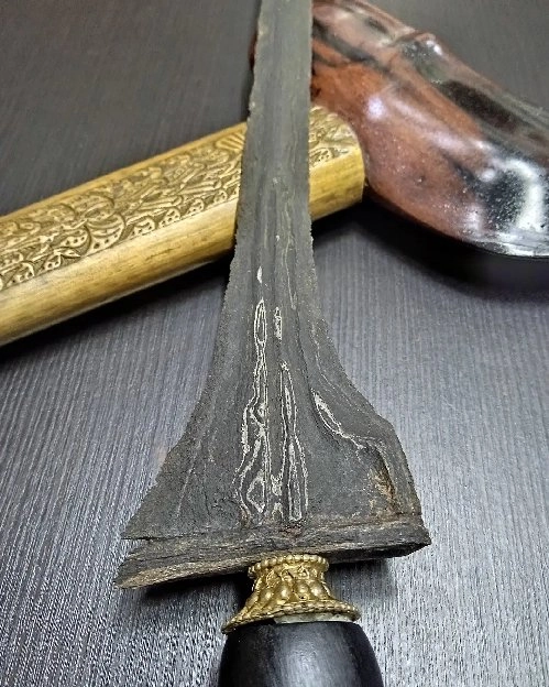 Keris Sepuh Jalak Sangu Tumpeng Majapahit