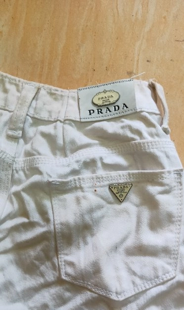 celana putih prada