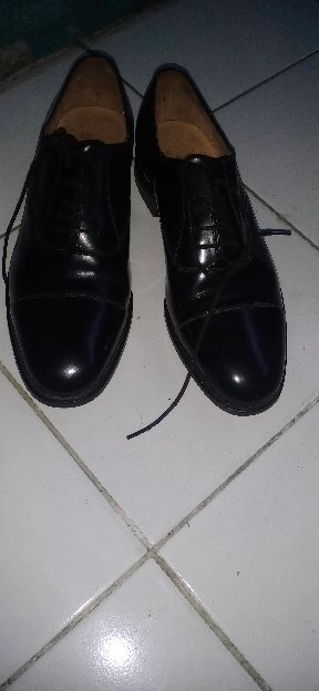 sepatu merk BOGGI MILANO