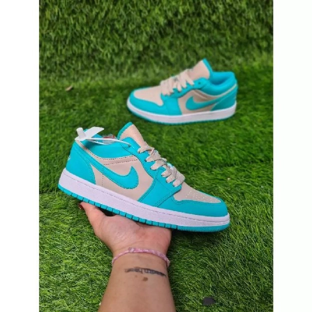 sepatu sneakers nike junior low tropical cream