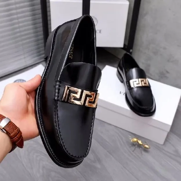 Sepatu pantofel formal versace pria