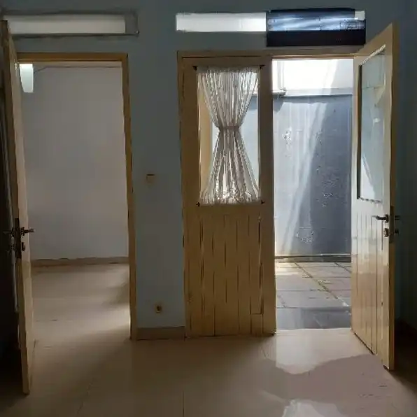 DIJUAL RUMAH 2 LANTAI SIAP HUNI DI PISANGAN, CIPUTAT, TANGSEL 