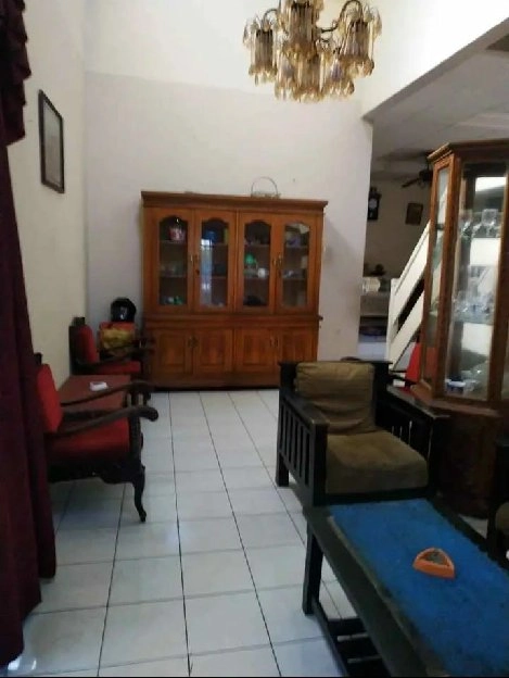 dijual rumah di komplek Joglo kecamatan larangan indah Tangerang perbatasan Jakarta barat 