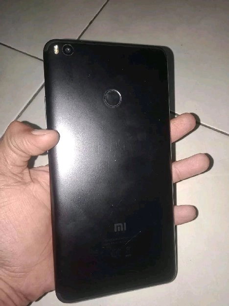 Xiaomi Mi Max 2 ram 4/64gb batangan