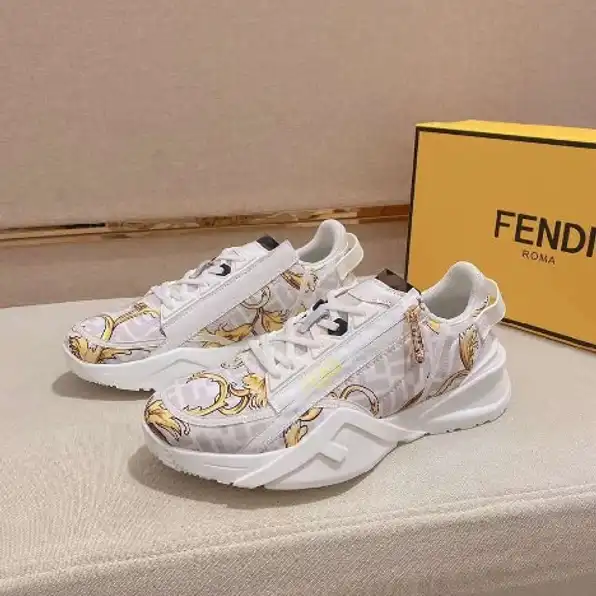 sepatu sneakers pria fendi