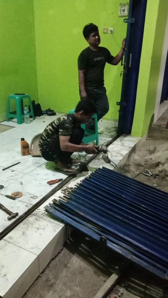 081310150492 jasa bongkar pasang rolling door mesin panggilan pahlawan Lodaya cilendek kayumanis