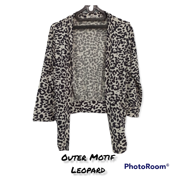 Outer Motif Leopard