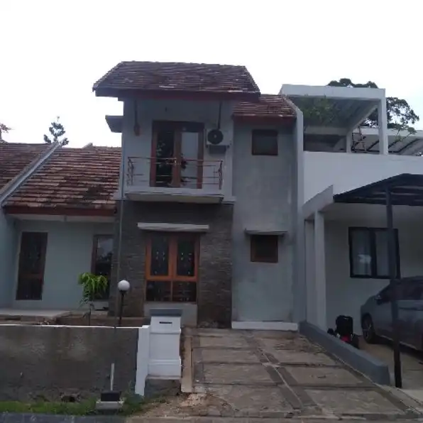 DIJUAL RUMAH 2 LANTAI DI TELAGA GOLF SAWANGAN DEPOK 