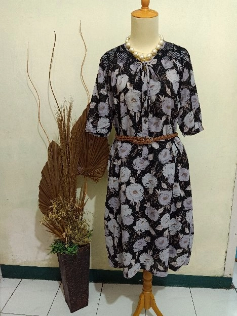 Dress bunga hitam