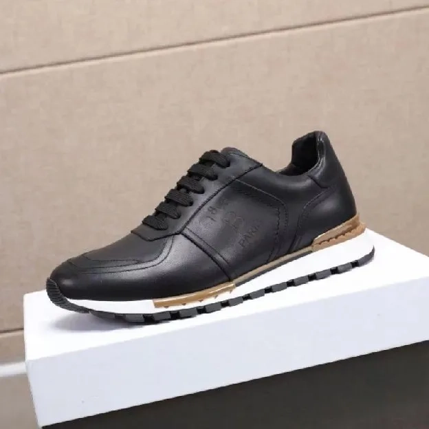 Sepatu sneakers pria berluti