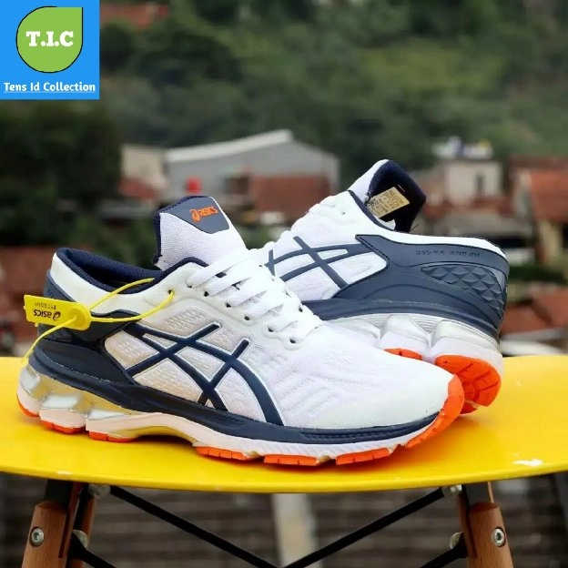 Sepatu Asics