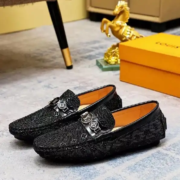 sepatu pria slip on lv loafer cowok hitam men shoes tanpa tali