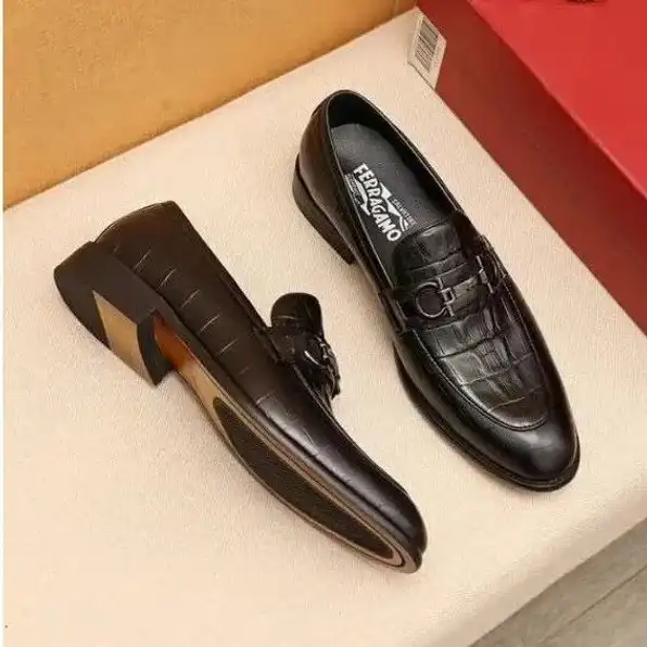 Sepatu pantofel formal pria salvatore ferragamo