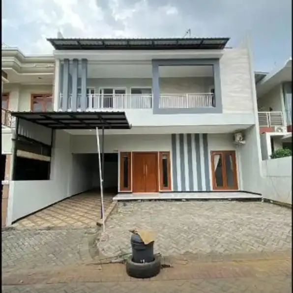 Di jual rumah villa taman telaga Citraland Surabaya barat