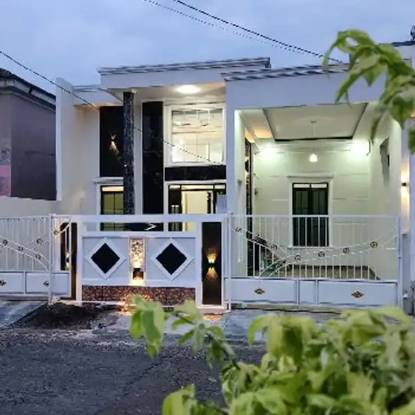 Rumah Mewah Di Boulevard Dalam Cluster Perumahan Citraindah