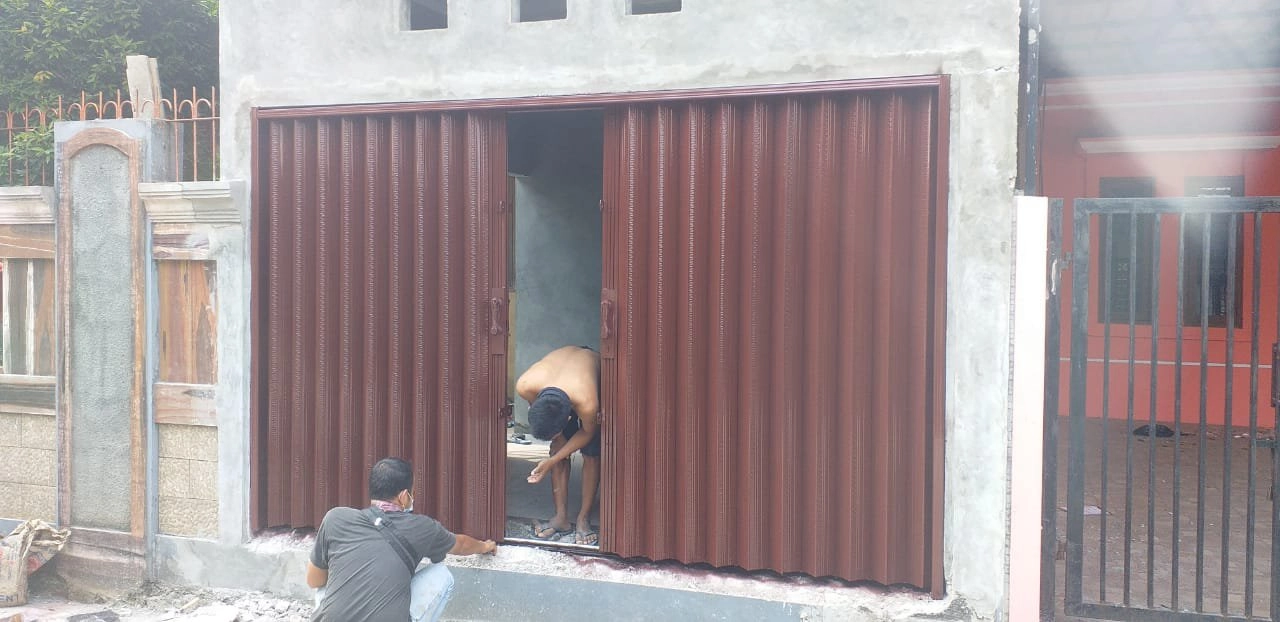 081310150492 bongkar pasang folding door PVC Kalimalang Cijantung Kalisari Cilangkap bambu apus 