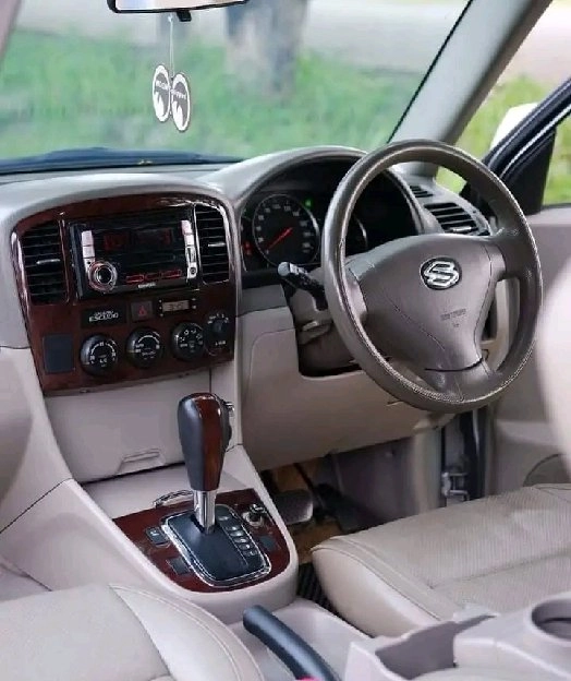 suzuki escudo XL7 tahun 2005