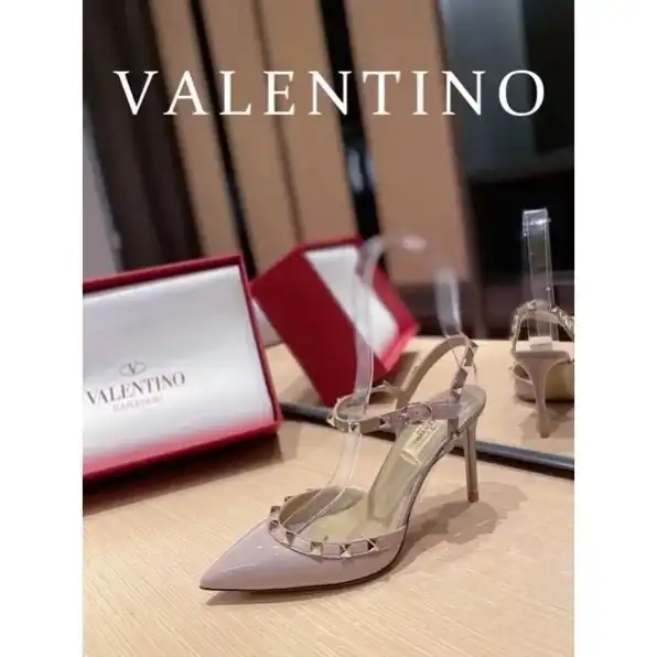 Sepatu heels Valentino classic style women's shoes