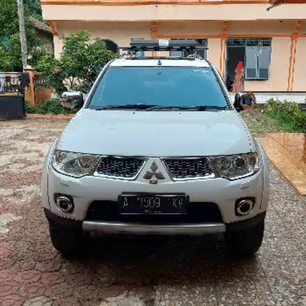 DI JUAL MOBIL MITSUBISHI PAJERO SPORT 2.5 AT 2012