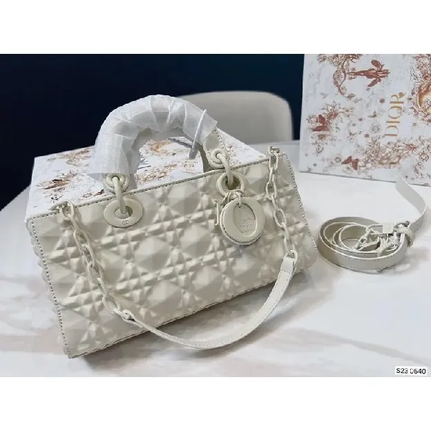 Tas Dior Horizontal Diana Bag Diamond Edition